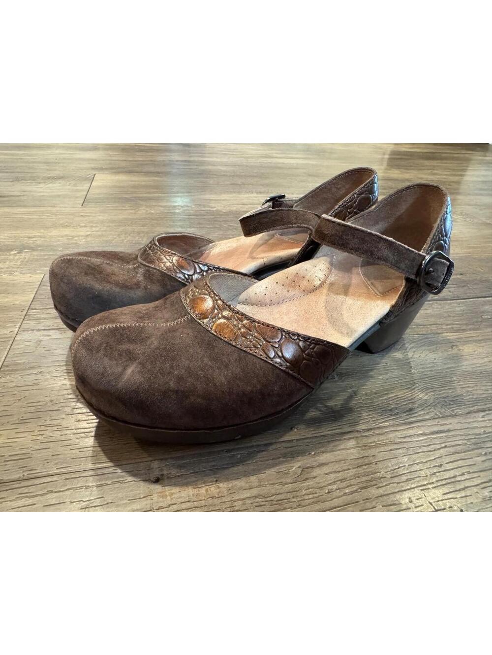 Dansko Mary Jane Clogs Size 40/9.5 Brown Suede Sally Nursing Casual Strap